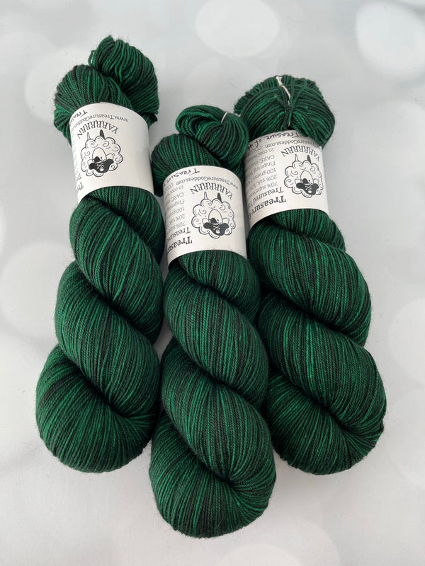 Treasure of the Emerald Isle, Treasured Yak Toes Sock Yarn, emerald green yarn