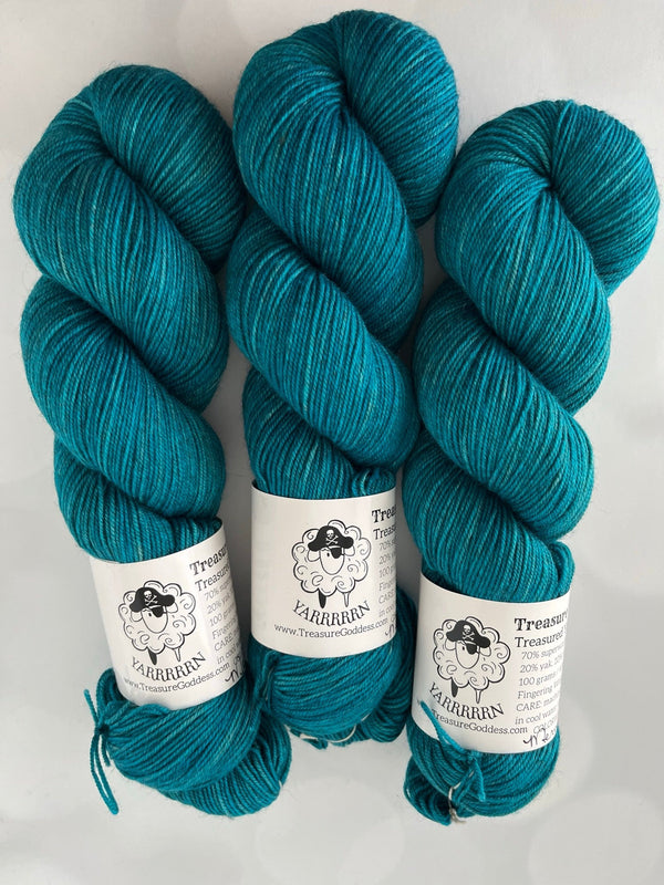 Mermaid’s Curse, Treasured Yak Toes Sock Yarn, teal turquoise yarn