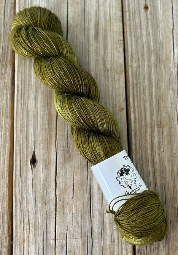 Landlubber, Moss Green Bamboo Linen Treasures Yarn, Fingering Weight Yarn