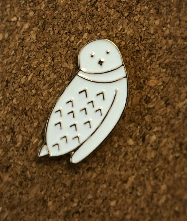 white snowy owl enamel pin, hedwig pin, harry potter pin, gift for knitters crocheters